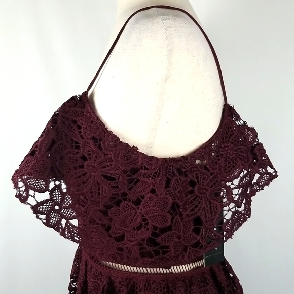 Romeo & Juliet Couture off the Shoulder Lace Dress NWT - Picture 8 of 15